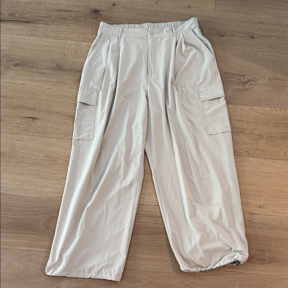 GapFit high rise Runaround Cargo Jogger